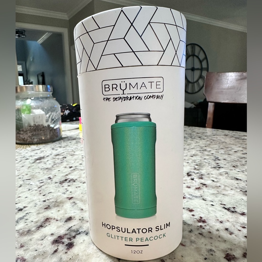 Brand New in Box Brumate Hopsulator Slim in Glitter Peacock!